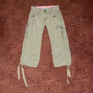Levi’s cargo capri pants